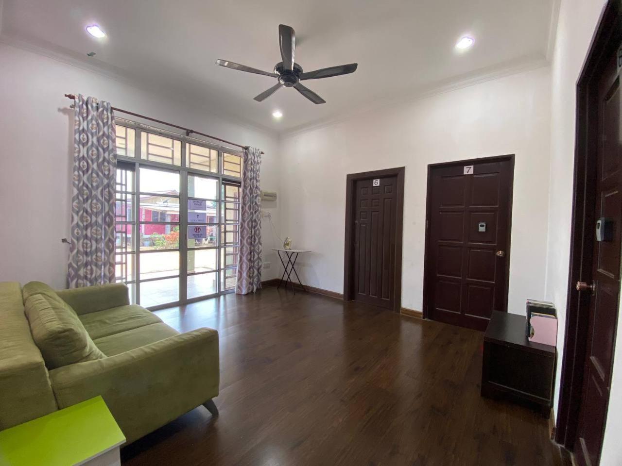 Besut Guesthouse Kuala Besut Zewnętrze zdjęcie