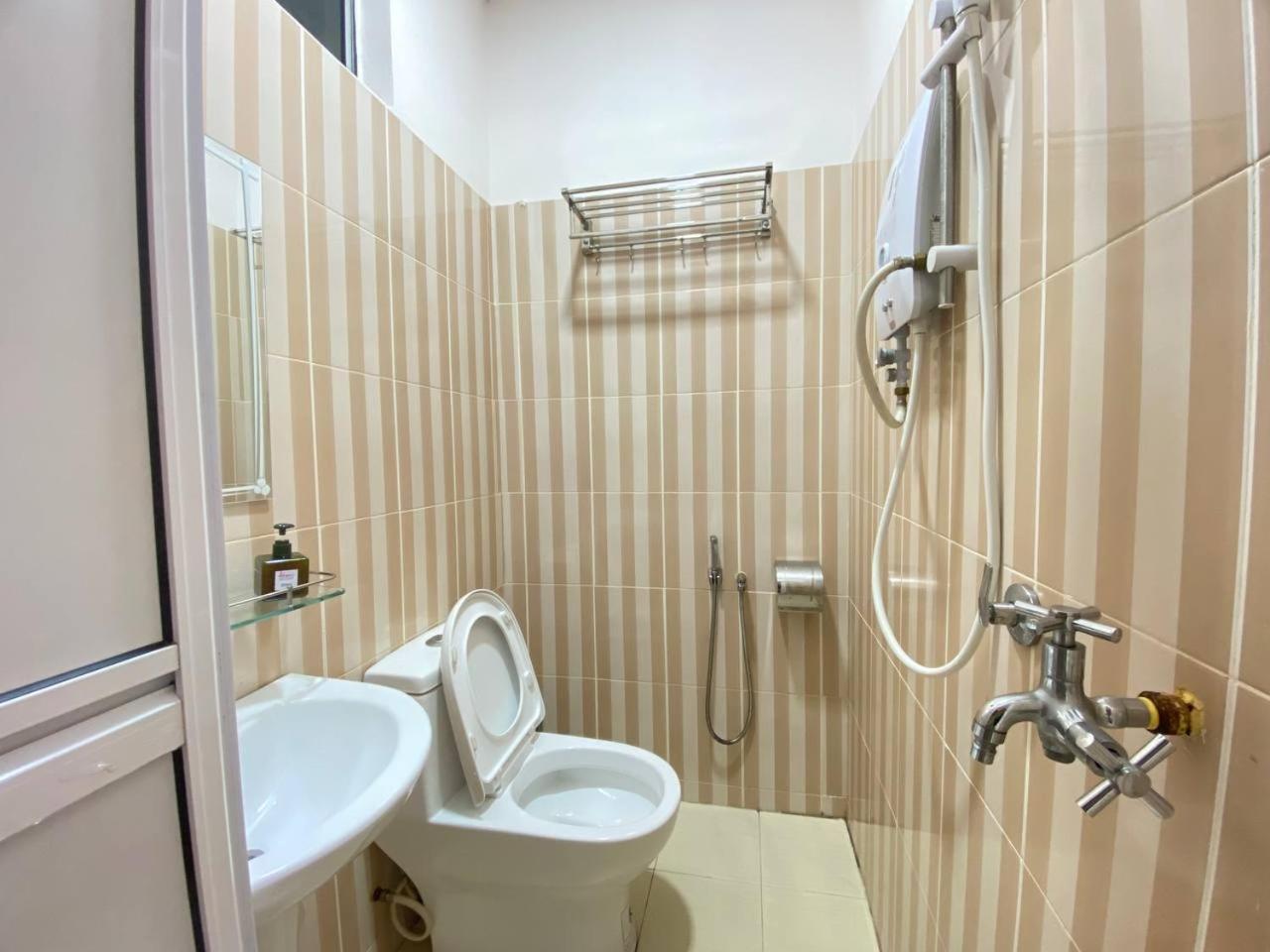 Besut Guesthouse Kuala Besut Zewnętrze zdjęcie
